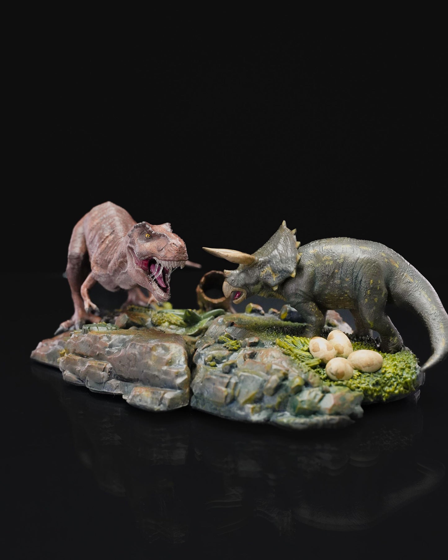 Unpainted Triceratops Statue image 2
