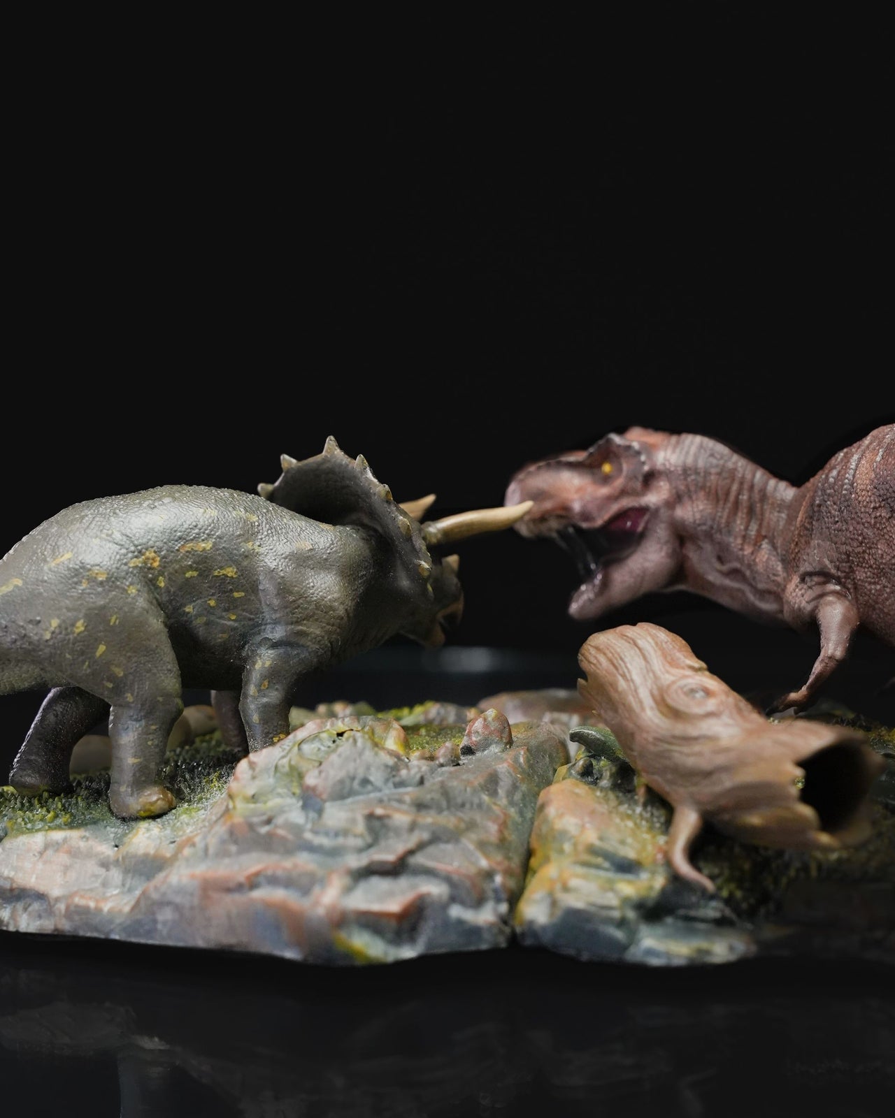 Unpainted Triceratops Statue