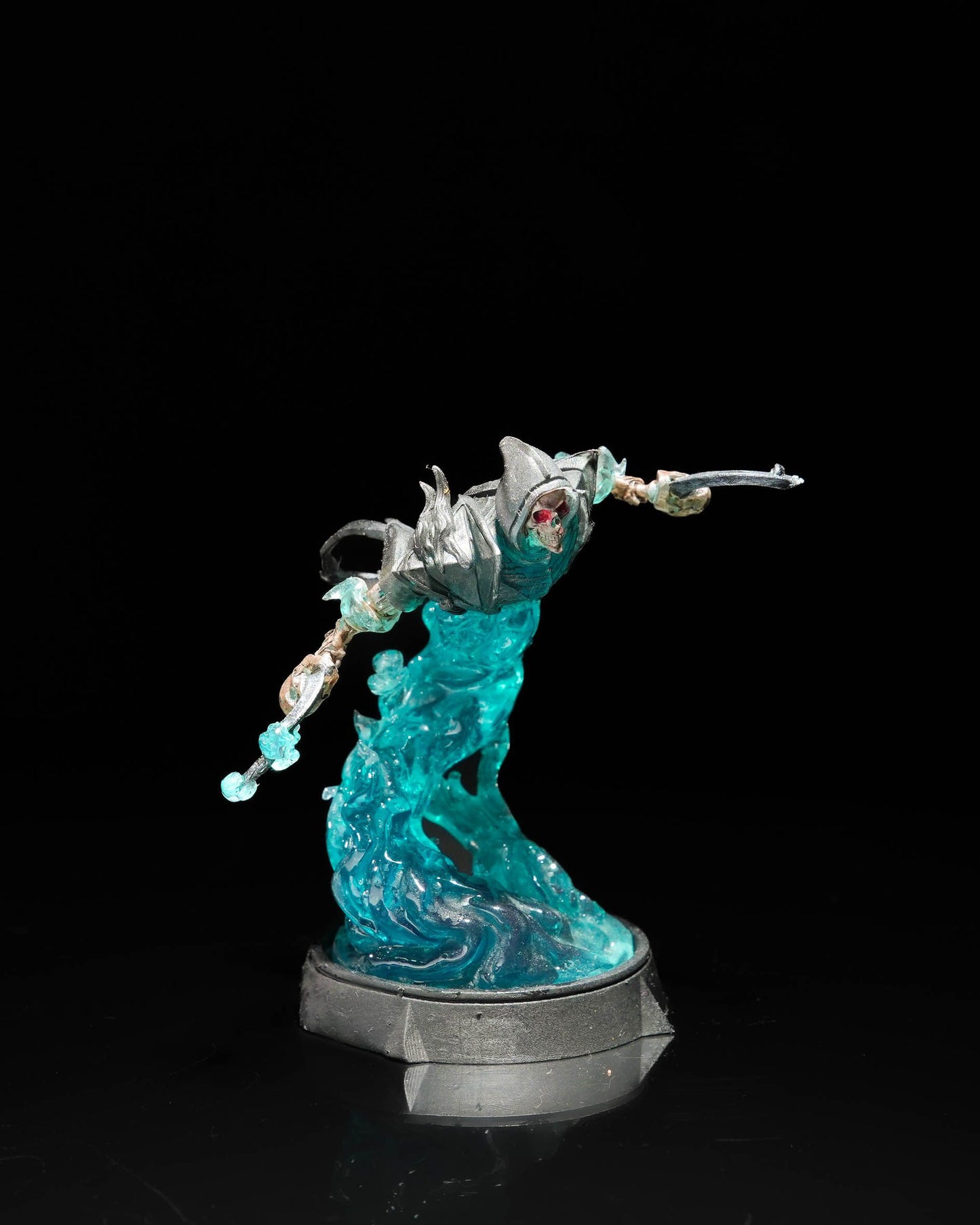 Unpainted Ghost Shovel - Enemy image 1