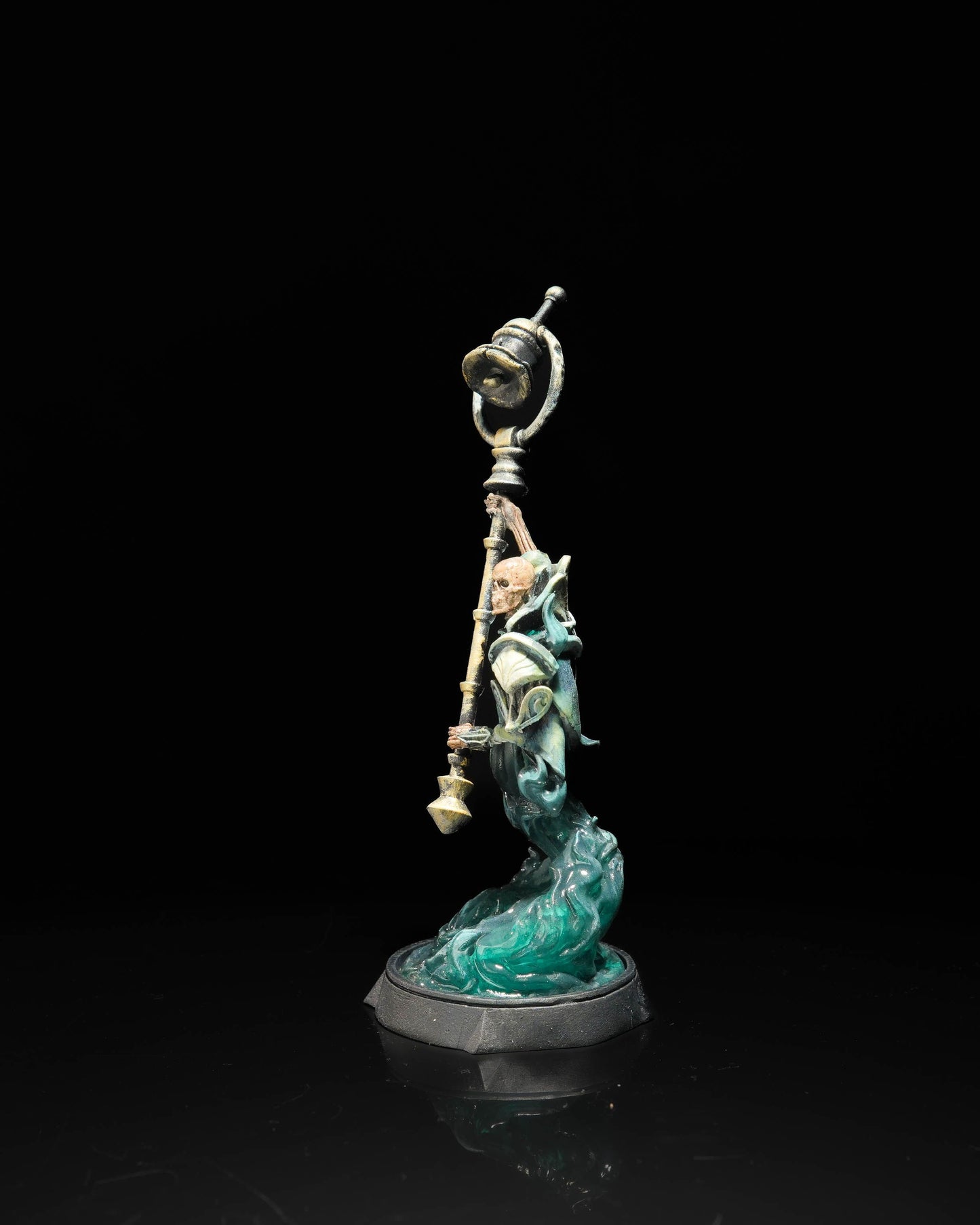 Unpainted Ghost Ax - Enemy image 2