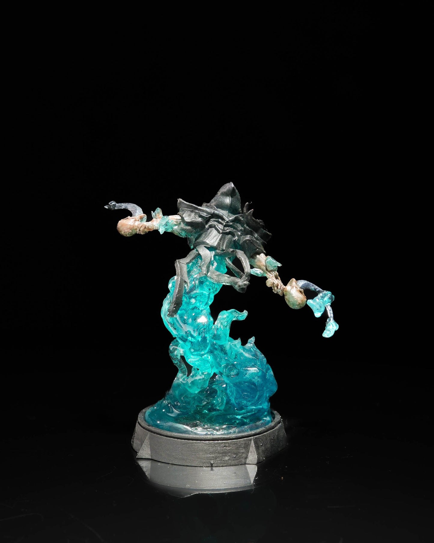 Unpainted Ghost Shovel - Enemy image 2