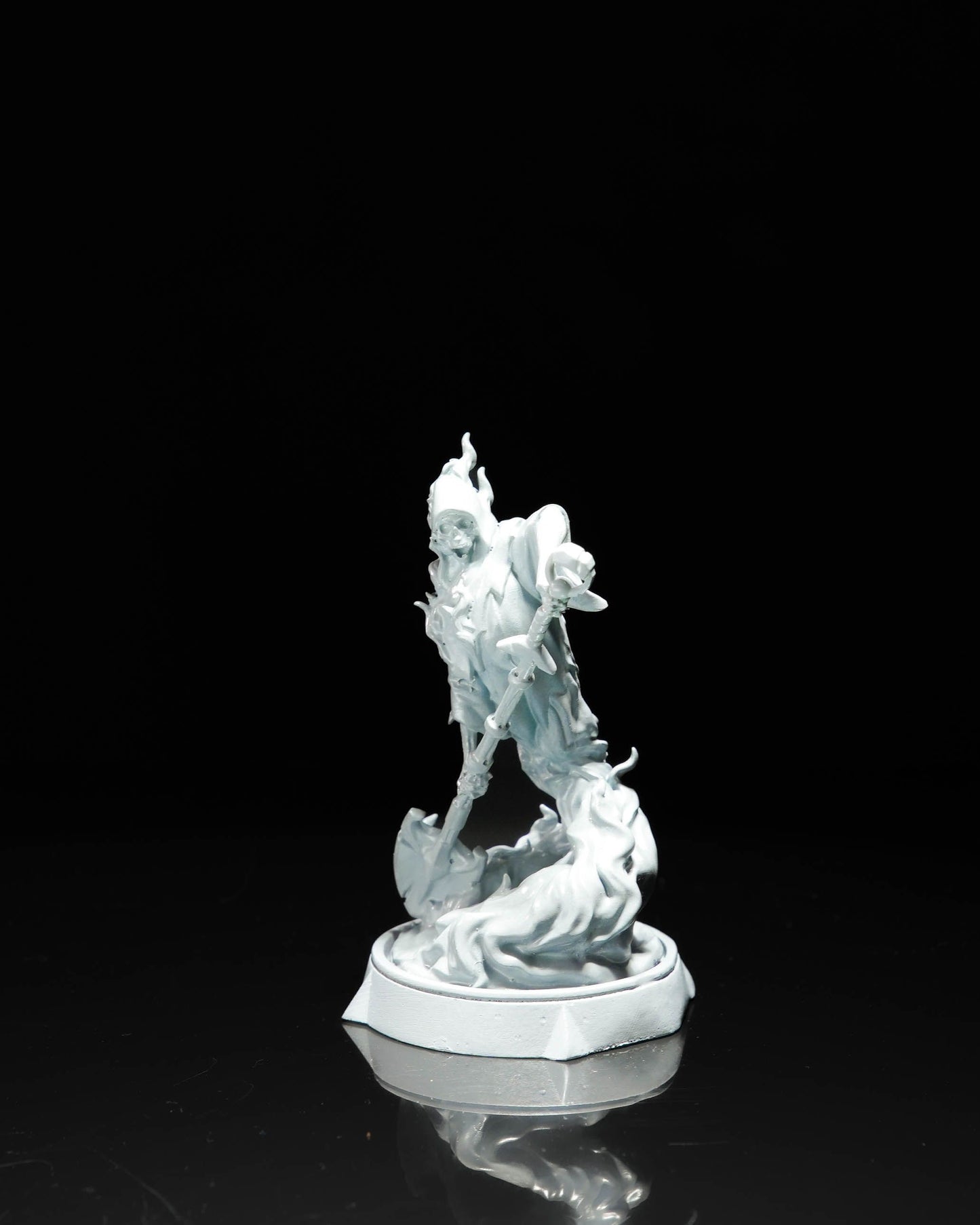 Unpainted Ghost Shovel - Enemy image 0