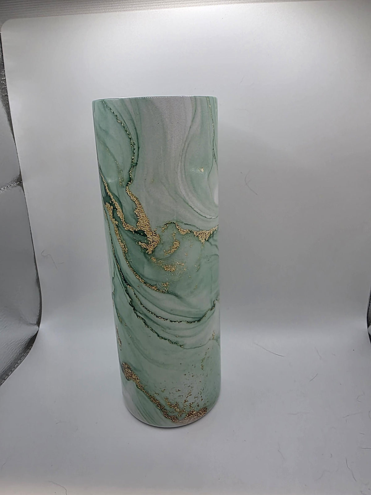 20 Ounce Tumbler with lid and straw and box Light Green Marble