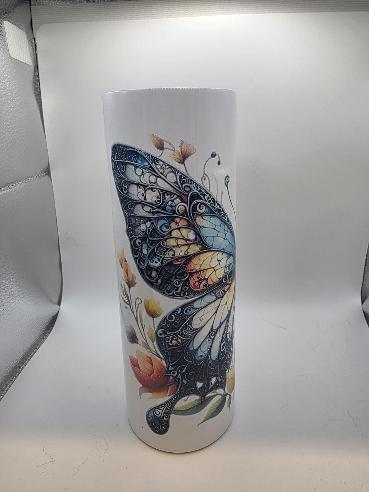 20 Ounce Tumbler with lid and straw and box Butterfly 2