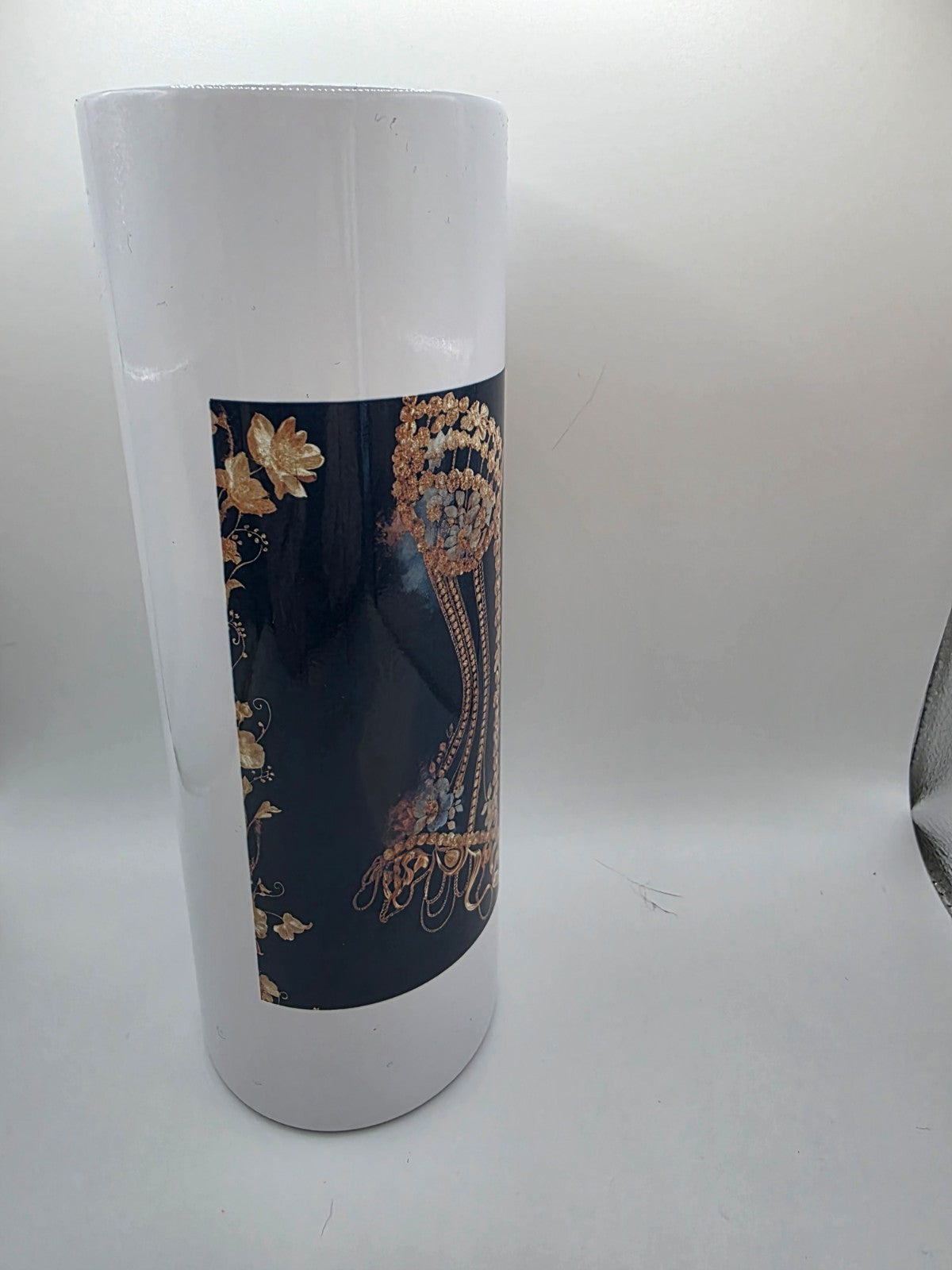 20 Ounce Metal Tumbler with lid and straw and box  Peal Corset