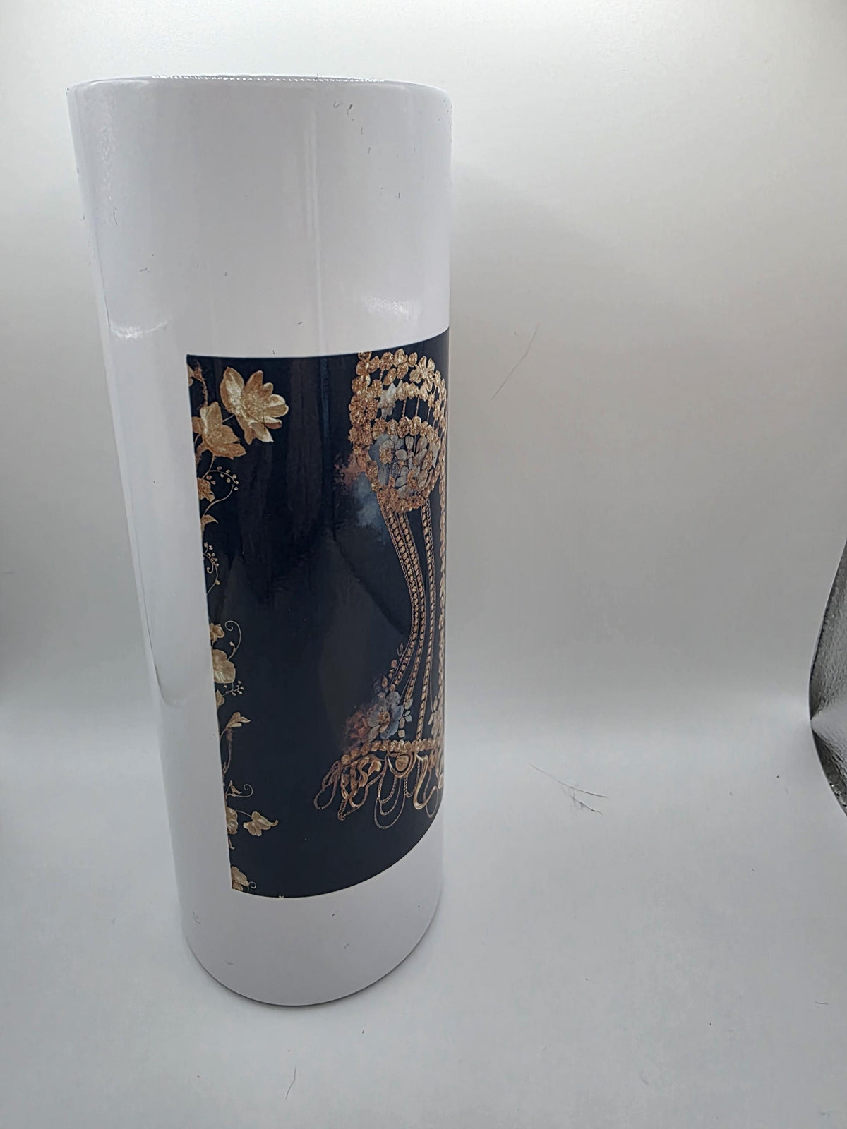 20 Ounce Metal Tumbler with lid and straw and box Pearl Corset
