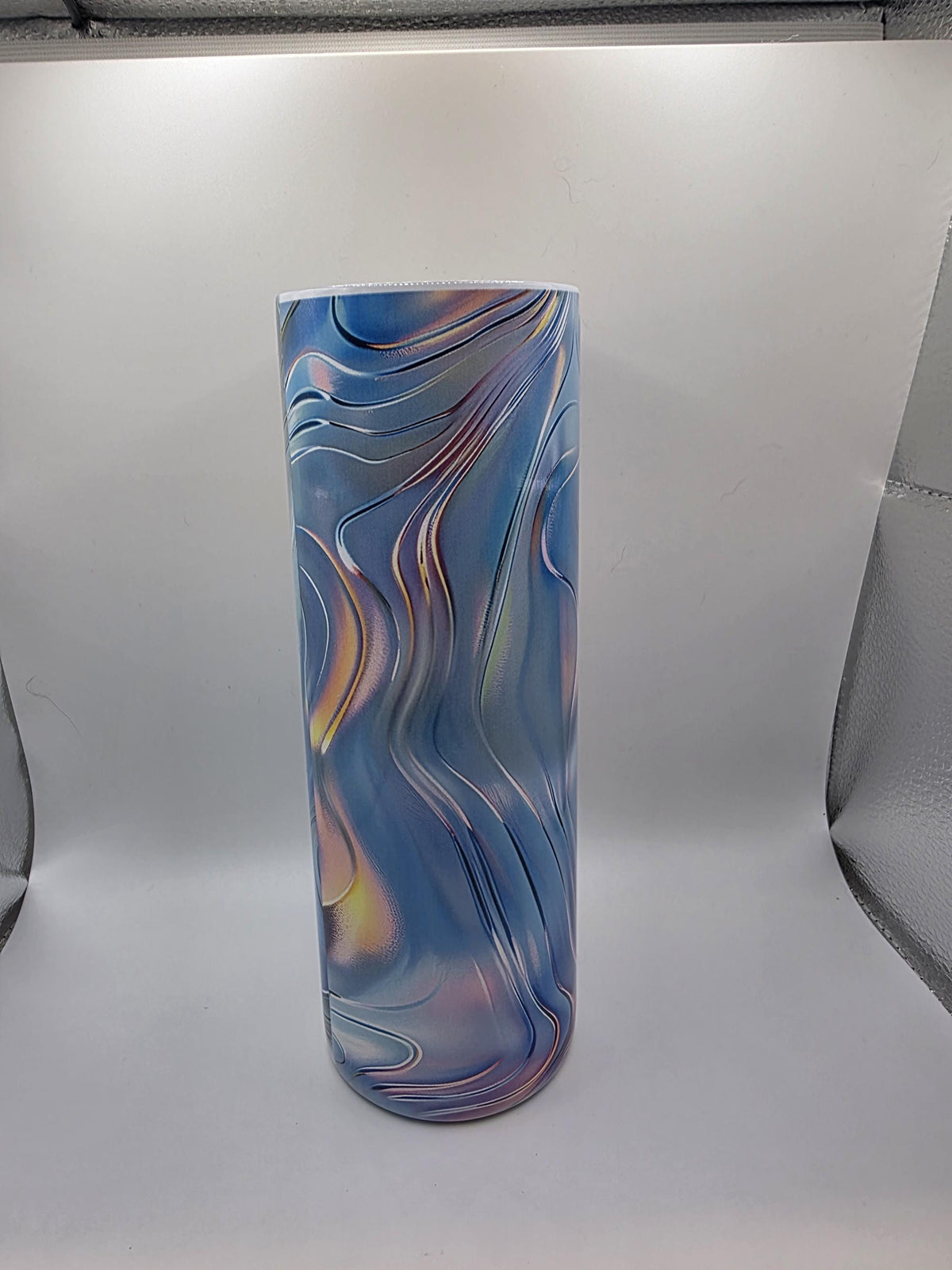20 Ounce Tumbler with lid and straw and box blue and yellow hologram