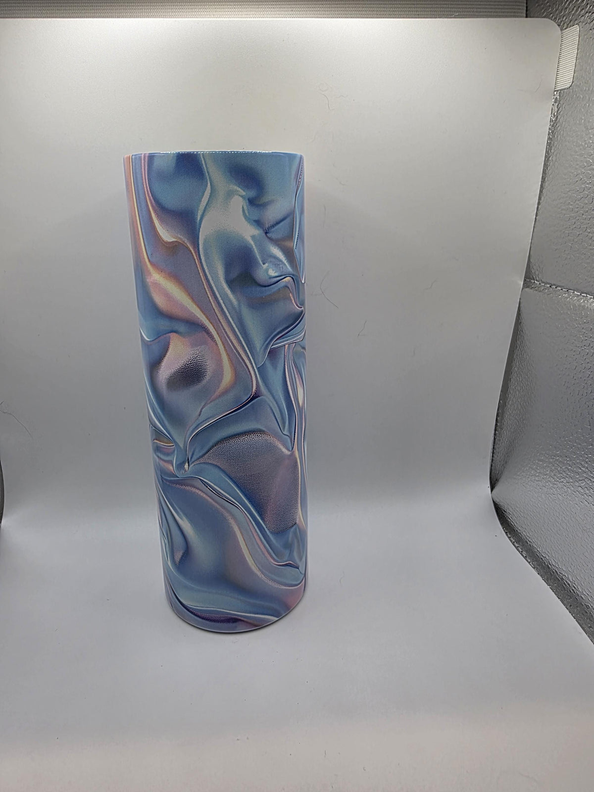 20 Ounce Tumbler with lid and straw and box  Blue Hologram