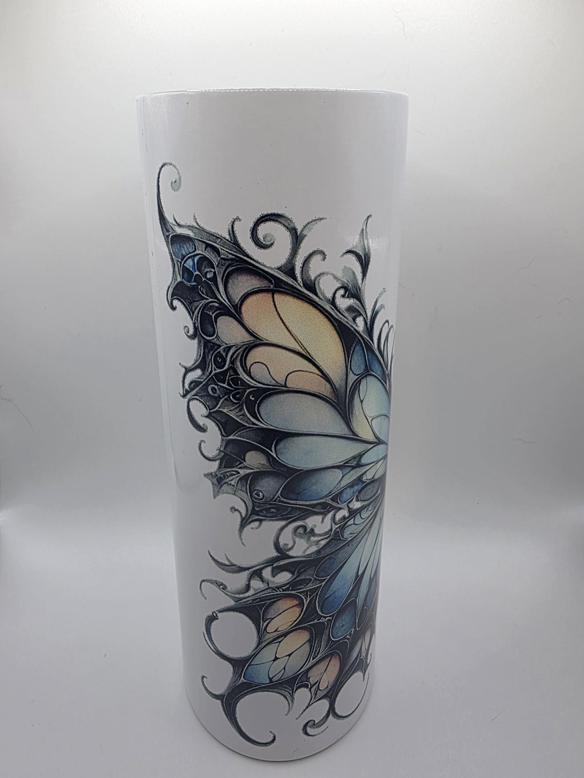 20 Ounce Tumbler with lid and straw and box Butterfly 5