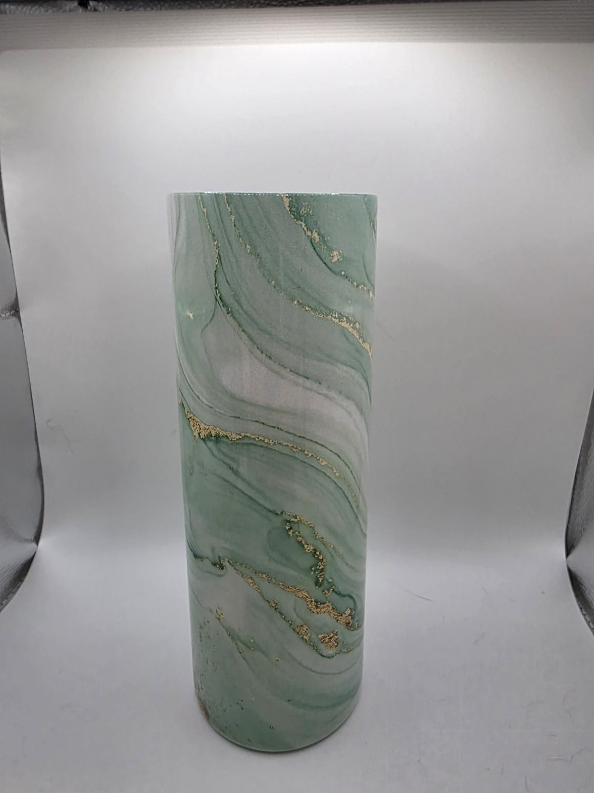 20 Ounce Tumbler with lid and straw and box Light Green Marble