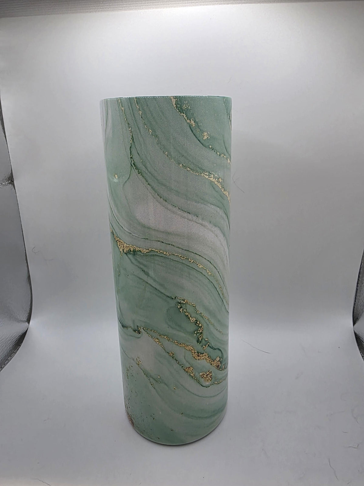 20 Ounce Tumbler with lid and straw and box Light Green Marble