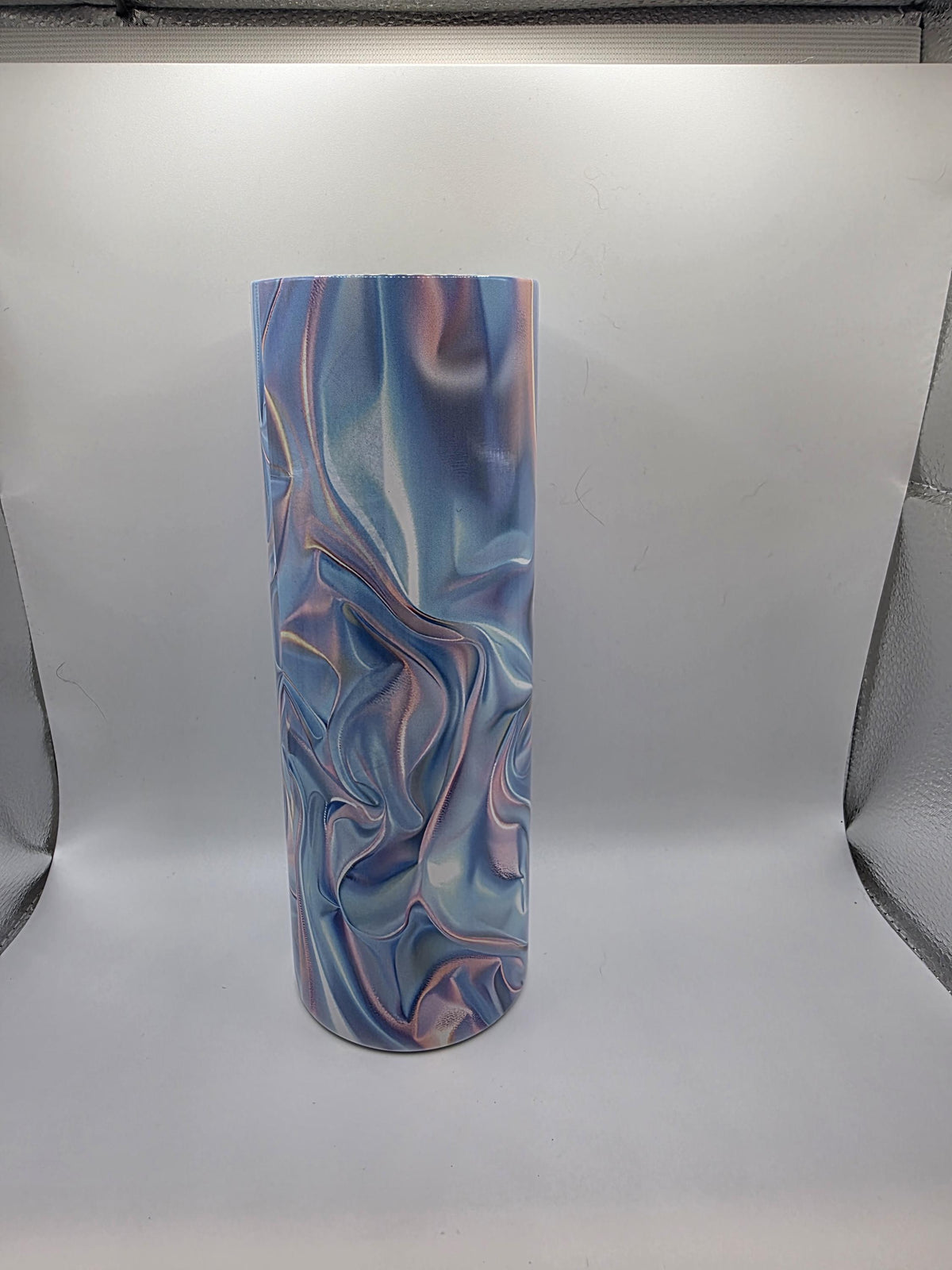 20 Ounce Tumbler with lid and straw and box  Blue Hologram