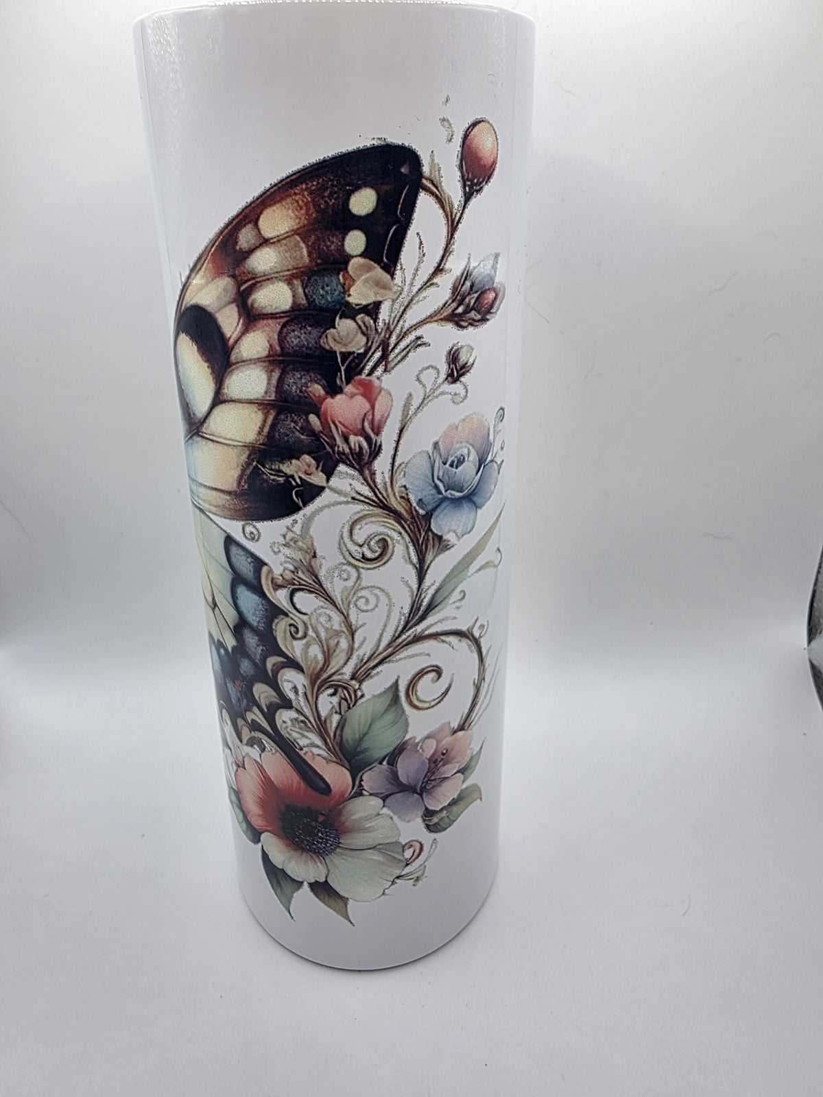 20 Ounce Tumbler with lid and straw and box Butterfly 3